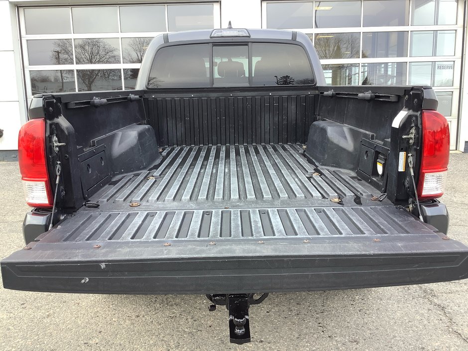 2016 Toyota TACOMA SR5-8