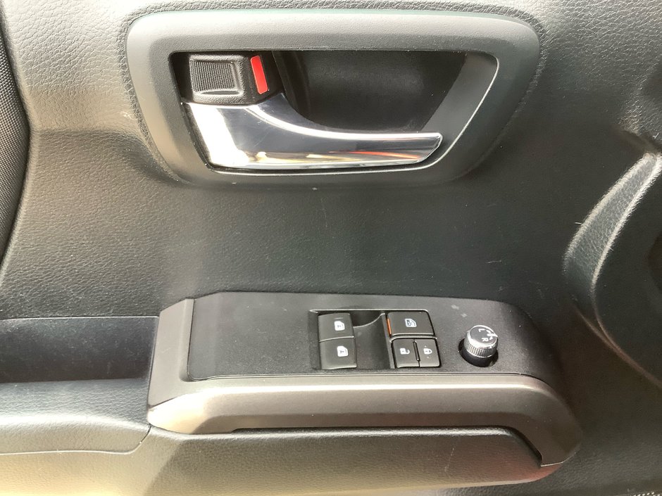 2017 Toyota TACOMA OFFROAD-17