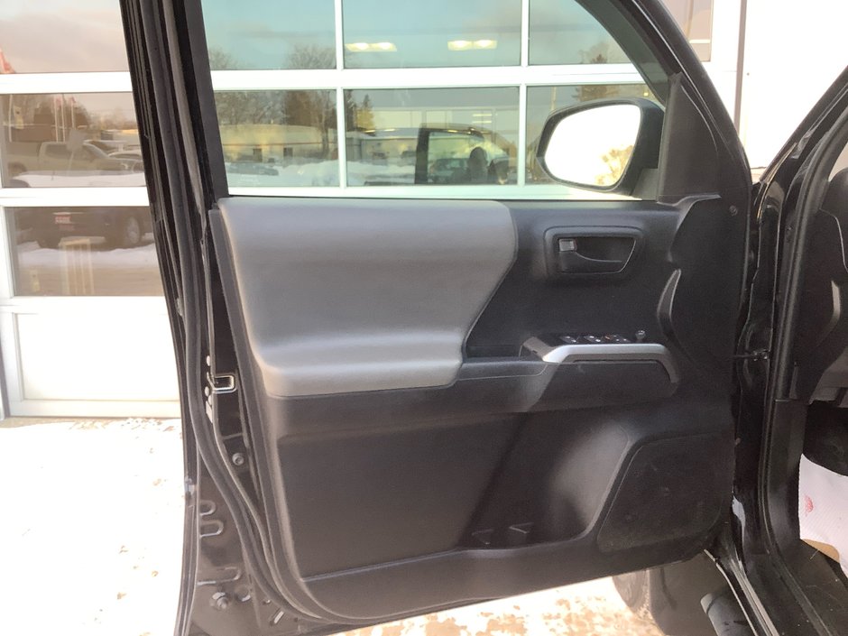 2023 Toyota TACOMA SR5-9