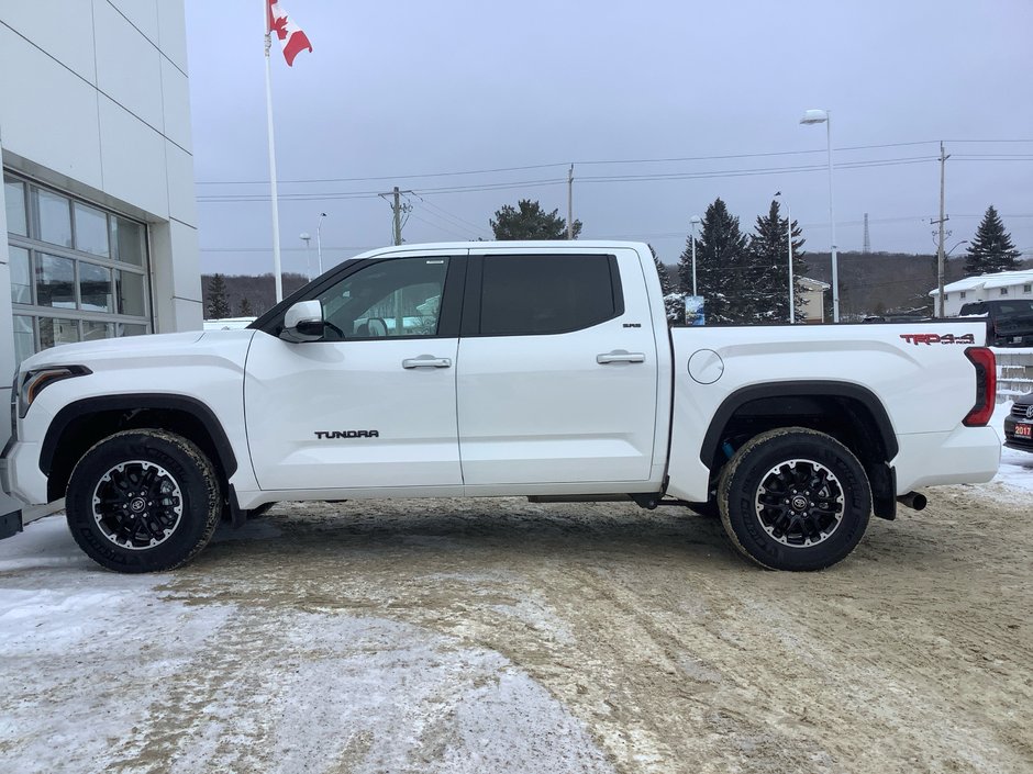 25 Toyota TUNDRA 4X4 SR-8