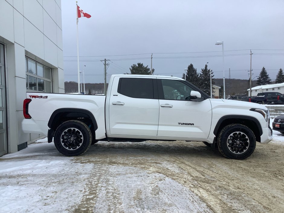 25 Toyota TUNDRA 4X4 SR-3