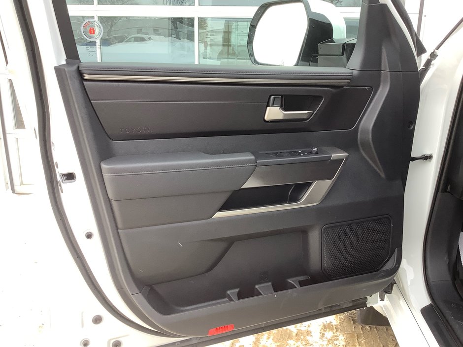 25 Toyota TUNDRA 4X4 SR-10