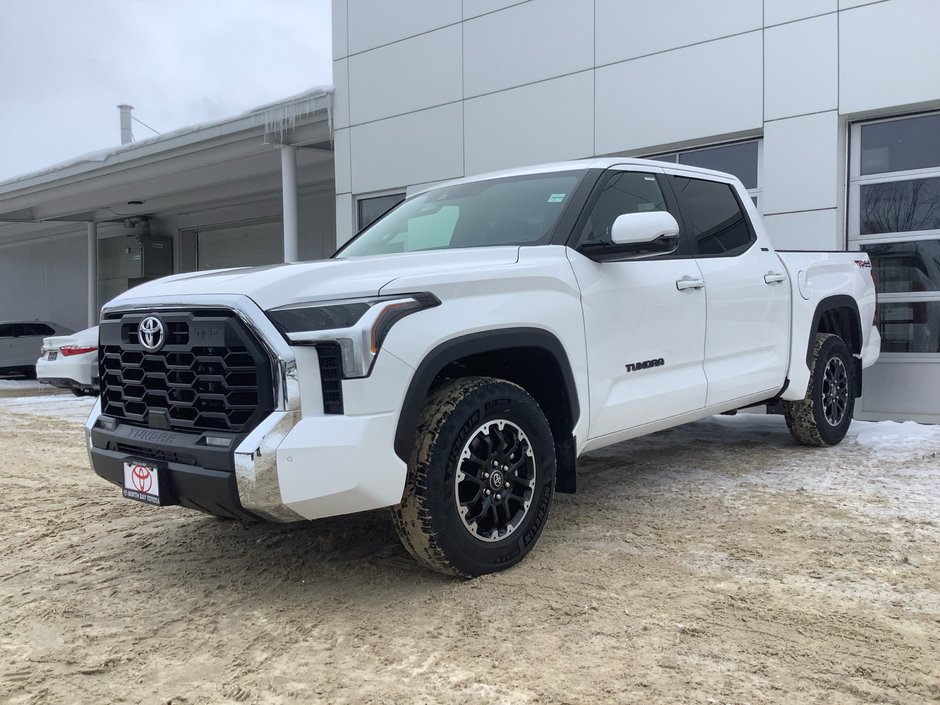 25 Toyota TUNDRA 4X4 SR-0