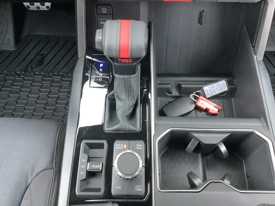 25 Toyota TUNDRA 4X4 SR-22