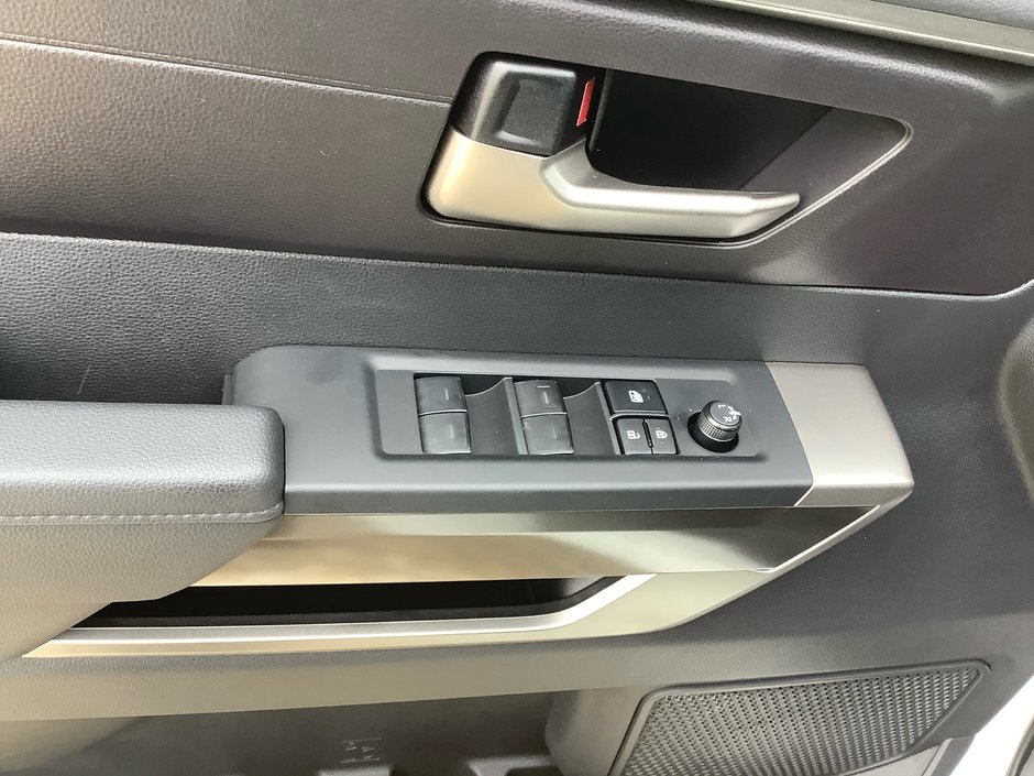 25 Toyota TUNDRA 4X4 SR-11