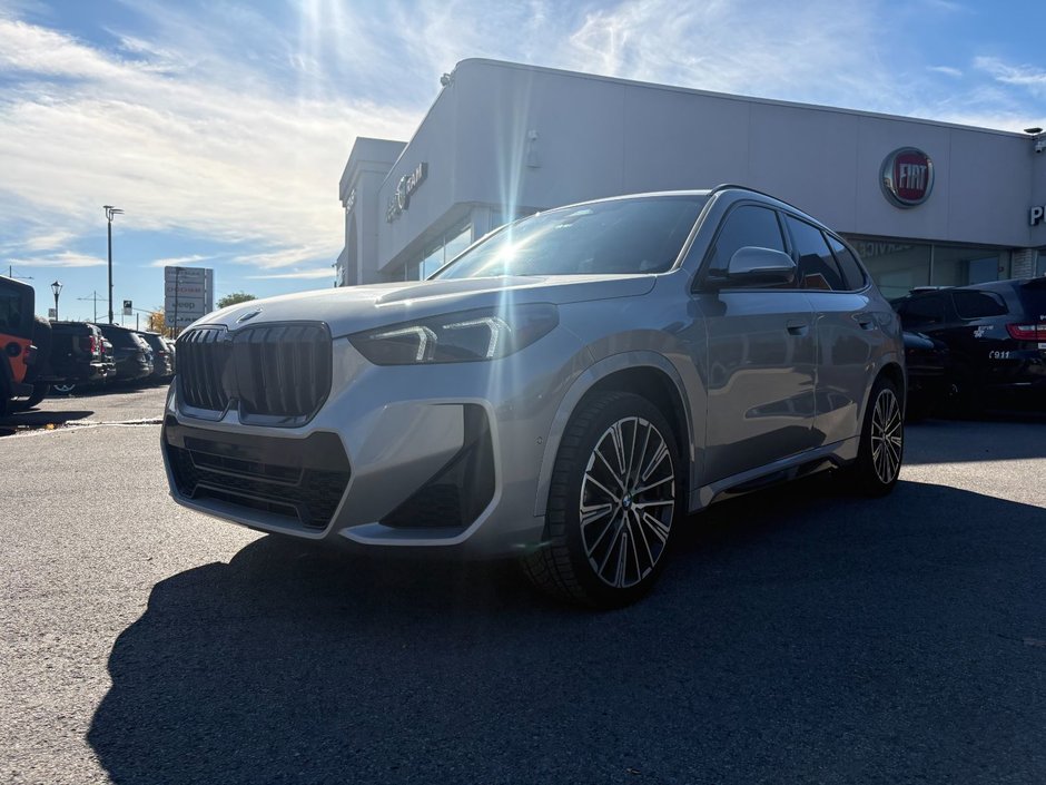 BMW X1 xDrive28i 2023 à Pointe-Aux-Trembles, Québec - w940px
