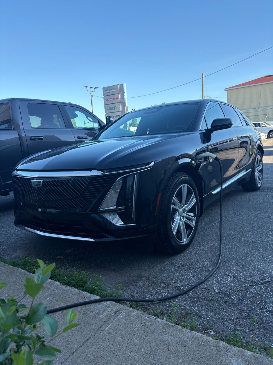 2024 Cadillac LYRIQ Tech 1sa+AWD+Attelage remorque+Pare-Boue in Pointe-Aux-Trembles, Quebec - w940px