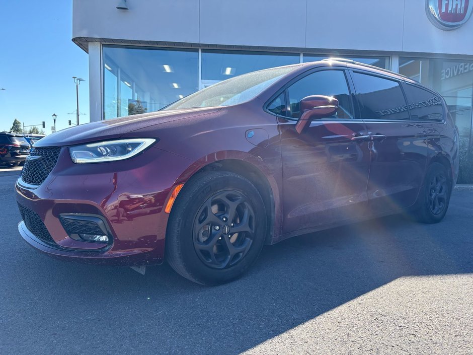 2021 Chrysler Pacifica Hybrid Touring L Plus in Pointe-Aux-Trembles, Quebec - w940px
