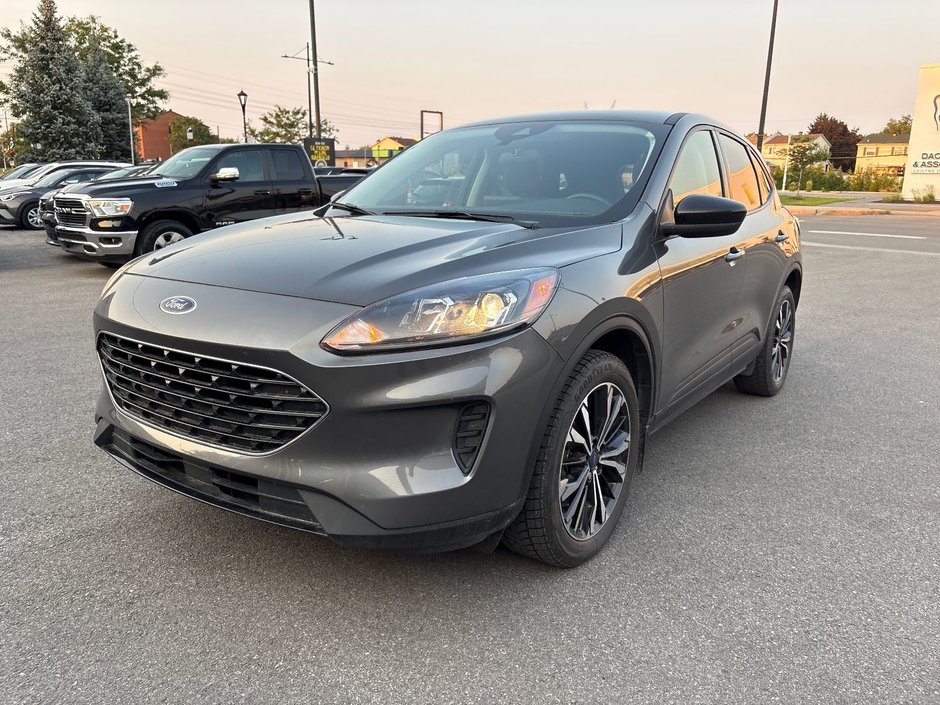 Ford Escape SE AWD 2022 à Pointe-Aux-Trembles, Québec - w940px