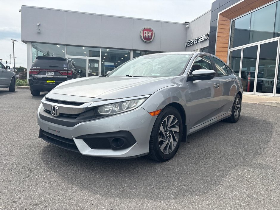 Honda Civic Sedan SE 2018 à Pointe-Aux-Trembles, Québec - w940px