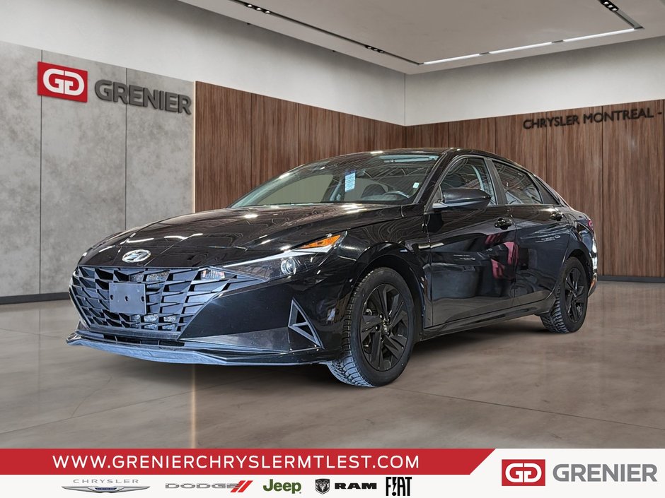 Hyundai Elantra PREFERRED + SIEGES ET VOLANT CHAUFFANTS + CARPLAY 2023 à Pointe-Aux-Trembles, Québec - w940px