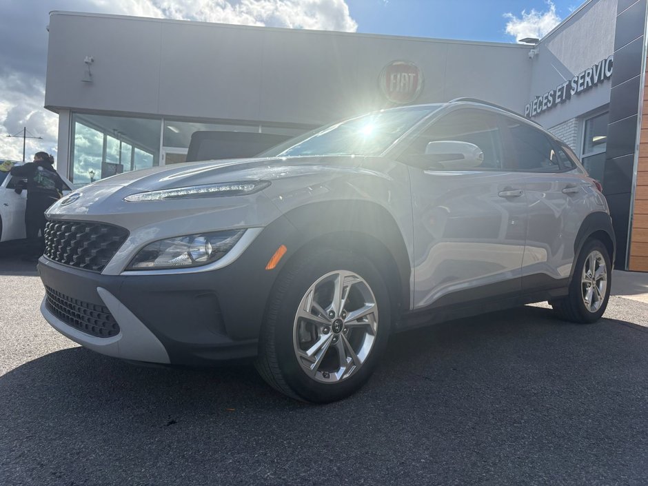 2023 Hyundai Kona Preferred in Pointe-Aux-Trembles, Quebec - w940px