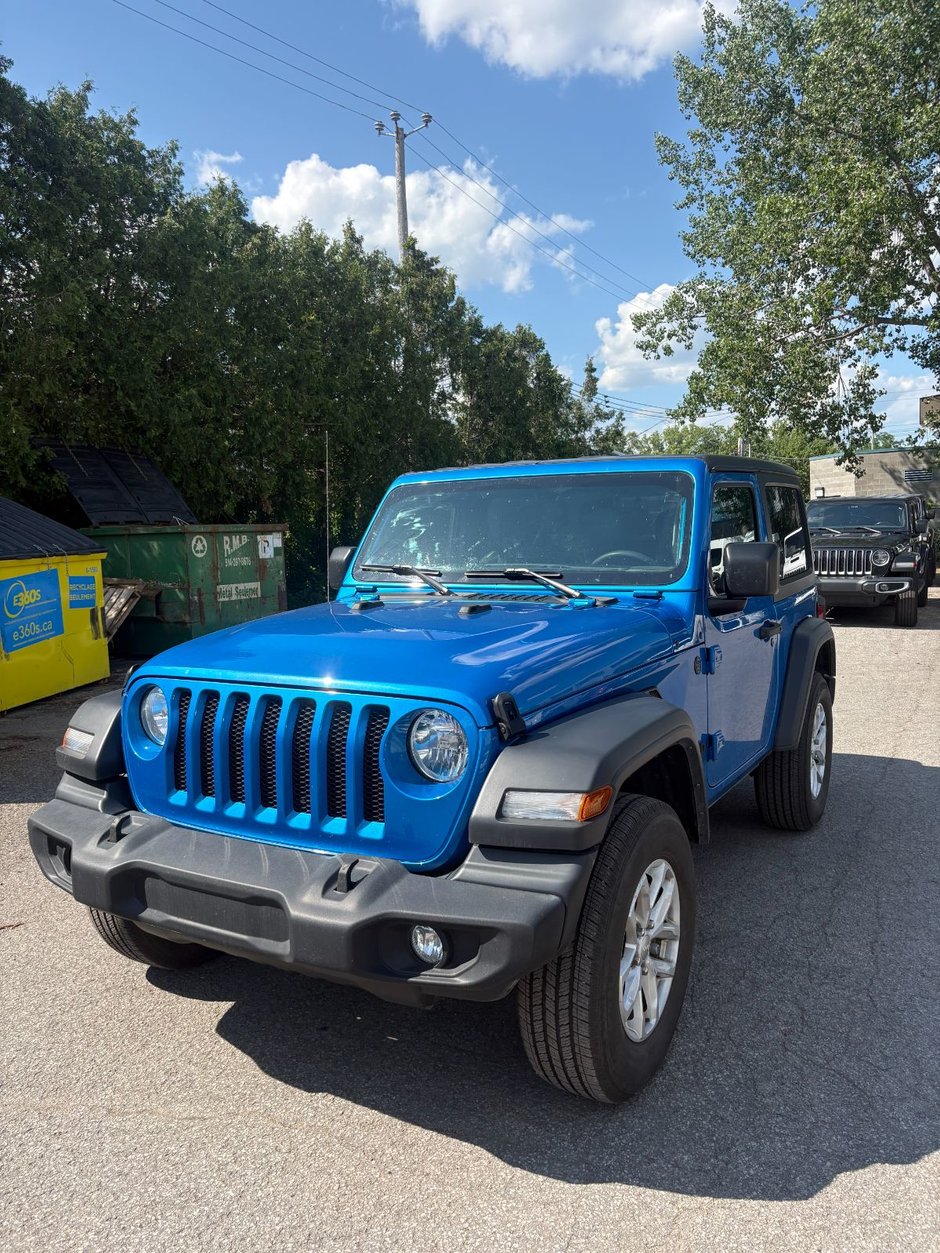 Jeep Wrangler Sport S 2023 à Pointe-Aux-Trembles, Québec - w940px