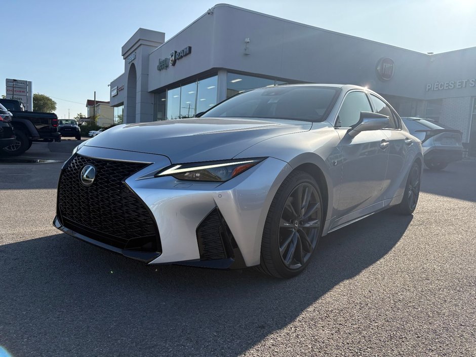 2023 Lexus IS IS 300 F SPORT 2 in Pointe-Aux-Trembles, Quebec - w940px