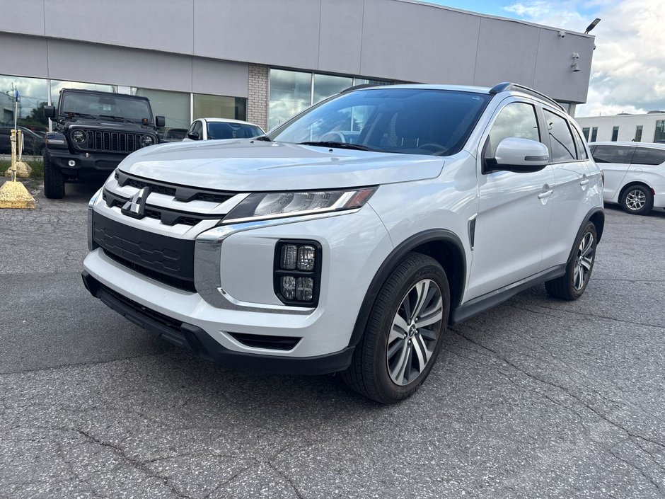 Mitsubishi RVR SEL AWD 2023 à Pointe-Aux-Trembles, Québec - w940px
