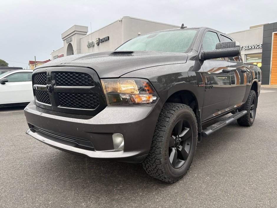 2021 Ram RAM 1500 Classic Crew Cab 4x4 (DS) WARLOCK in Pointe-Aux-Trembles, Quebec - w940px
