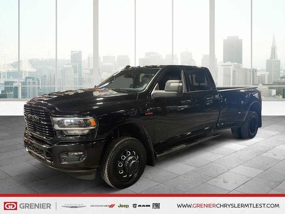 Ram 3500 LARAMIE 4X4 CREW CAB + DIESEL + ROUES JUMELEES 2023 à Pointe-Aux-Trembles, Québec - w940px