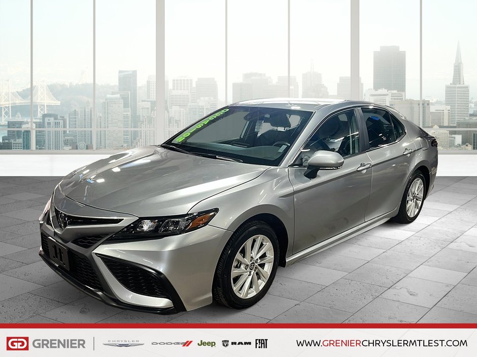 2024 Toyota Camry SE + CUIR + CARPLAY in Pointe-Aux-Trembles, Quebec - w940px