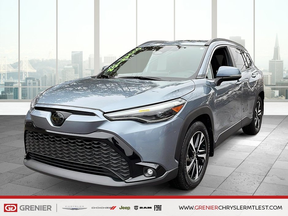 2024 Toyota Corolla Cross XSE HYBRIDE + AWD + TOIT OUVRANT in Pointe-Aux-Trembles, Quebec - w940px