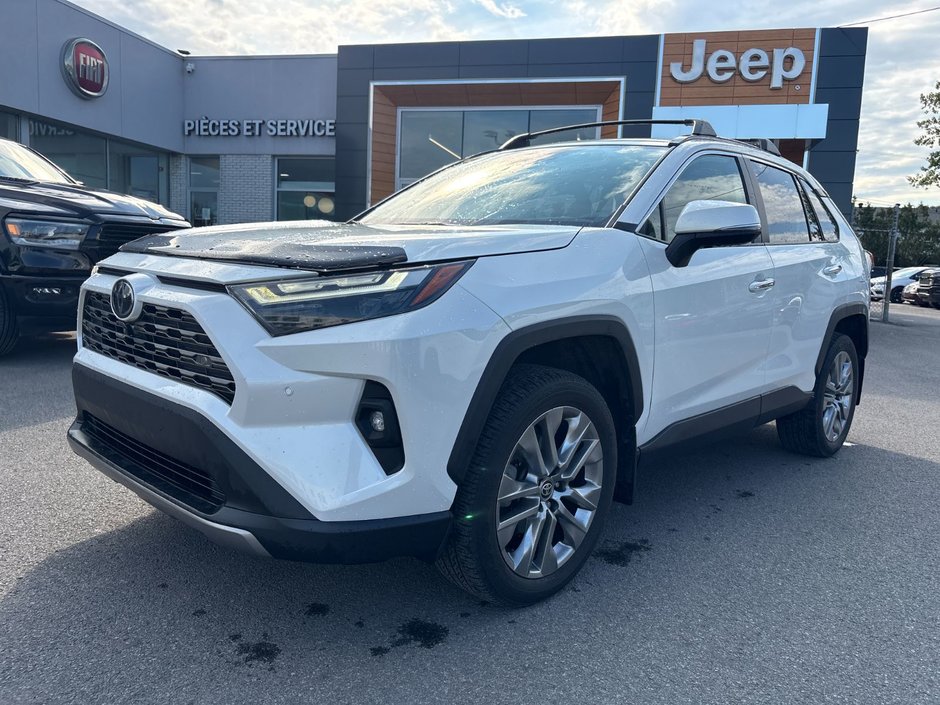 Toyota RAV4 Limited 2023 à Pointe-Aux-Trembles, Québec - w940px