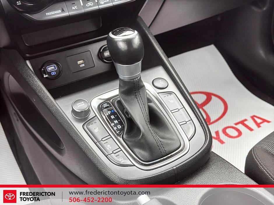 Hyundai Kona Preferred 2023-13