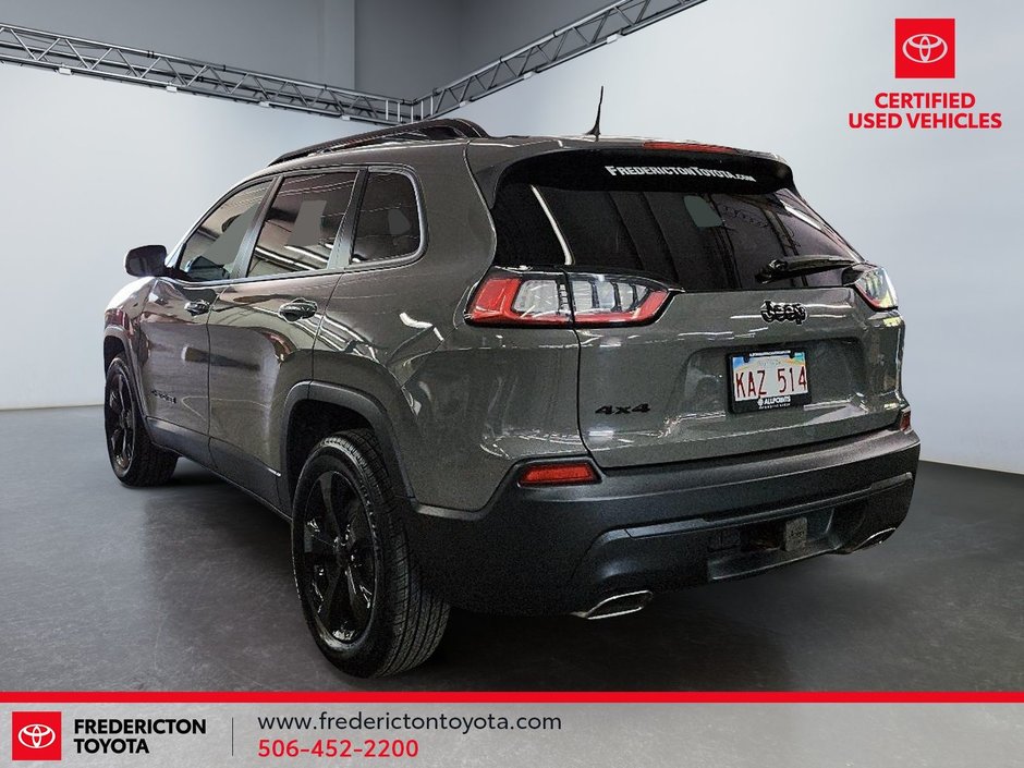2022 Jeep Cherokee Altitude-3