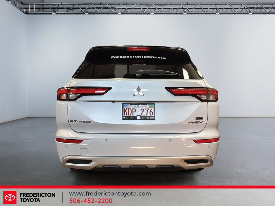 Mitsubishi Outlander  2024-2