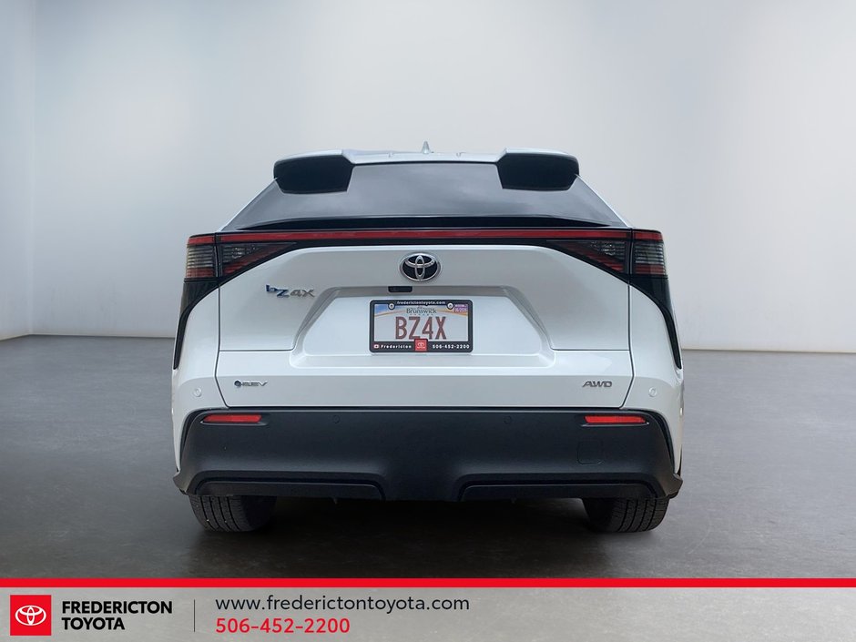 2025 Toyota bZ4X XLE-2