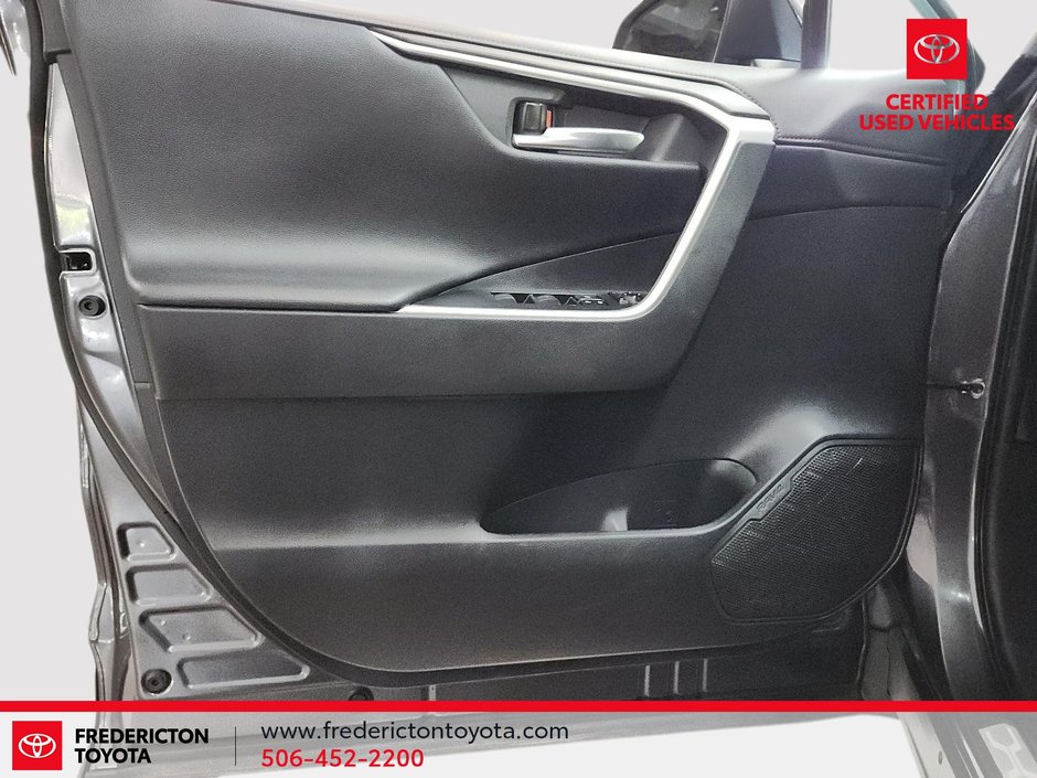 2020 Toyota RAV4 Trail-9