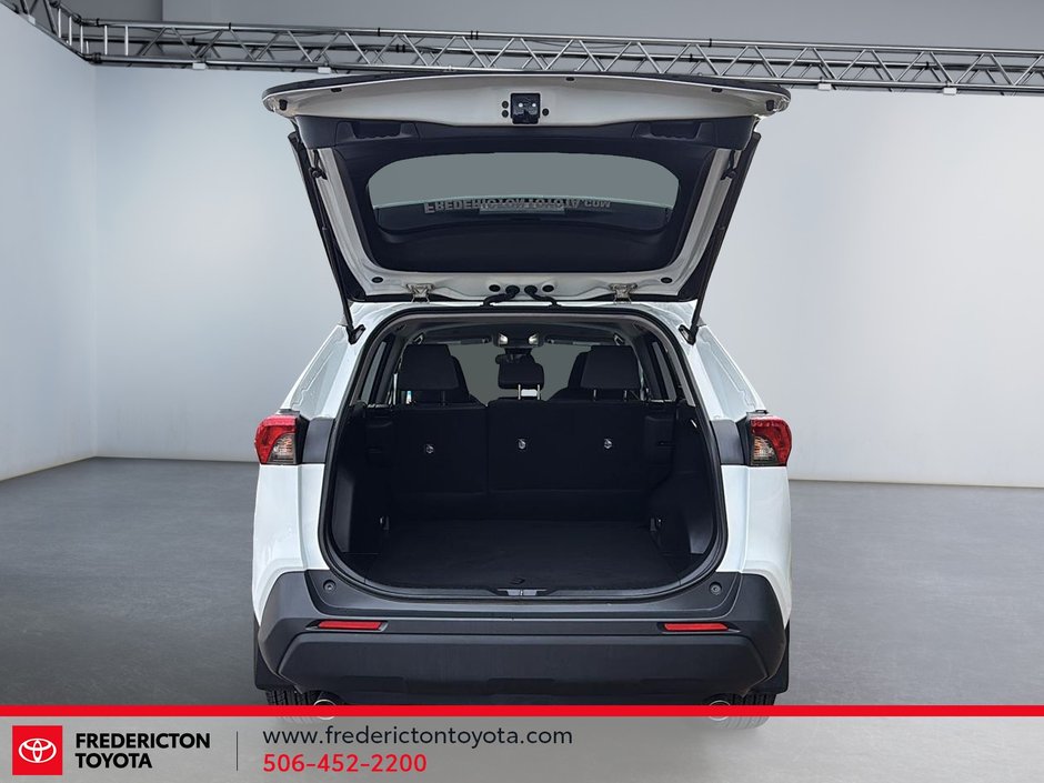 2023 Toyota RAV4 LE-5