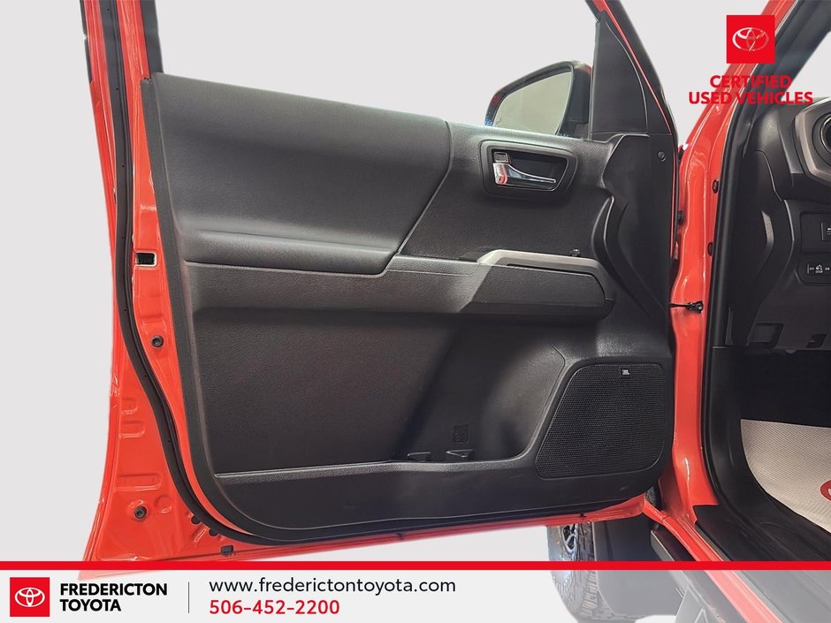 Toyota Tacoma DOUBLE CAB 6A SB 2023-8
