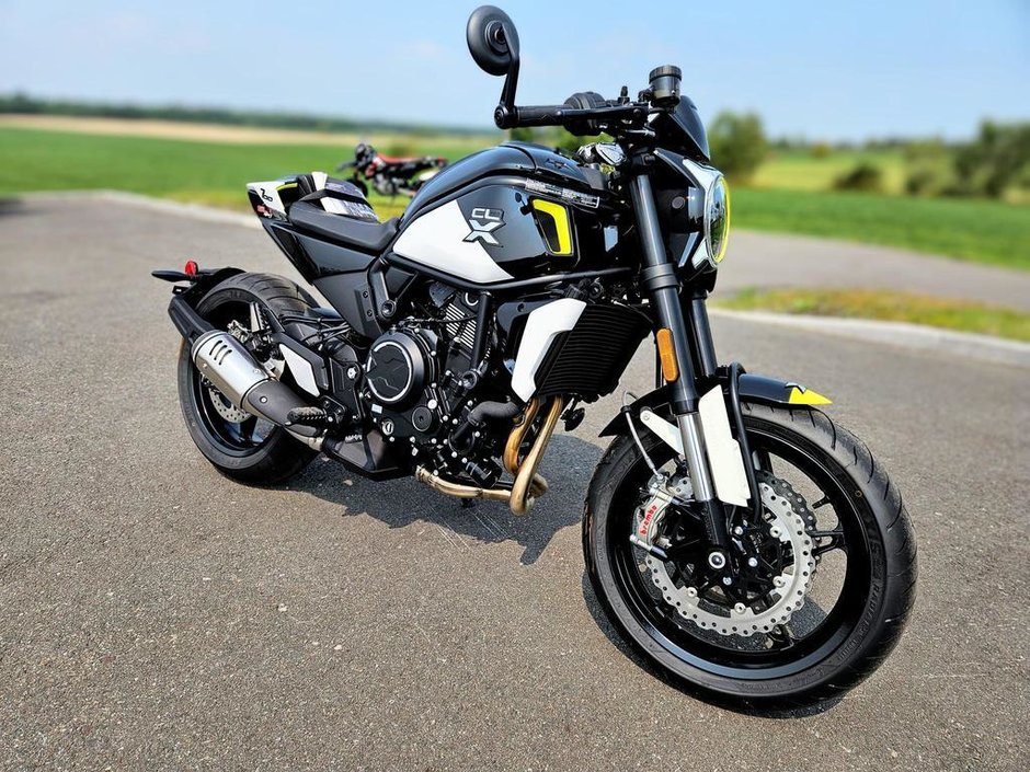 2024 CFMOTO 700 CL-X SPORT
