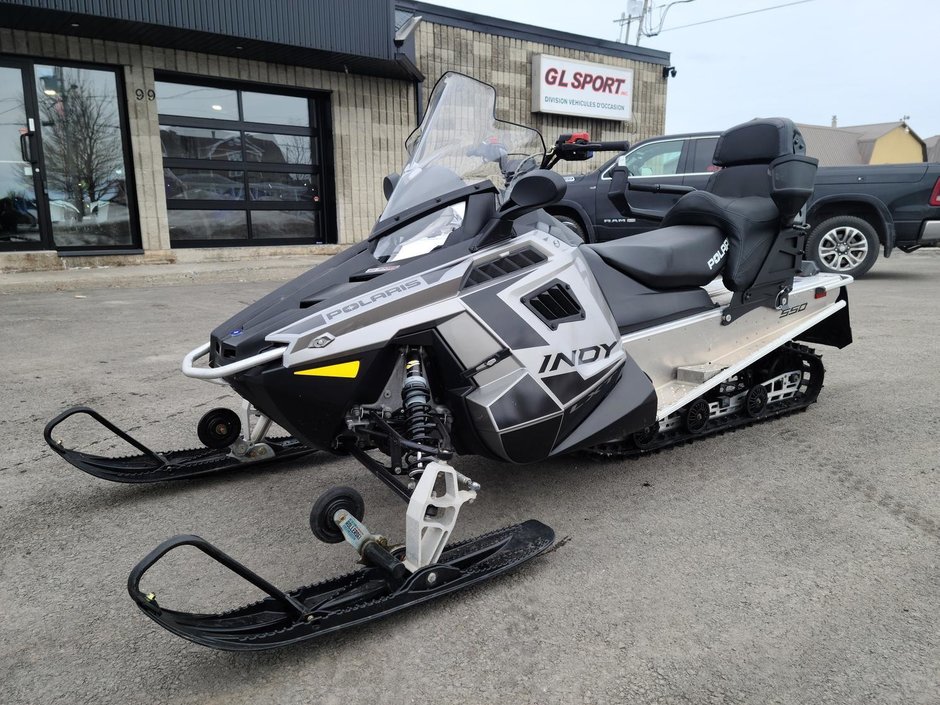 2021 Polaris Indy LXT 550F