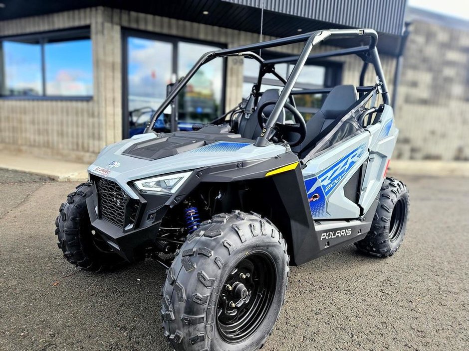 2025 Polaris RZR 200 EFI