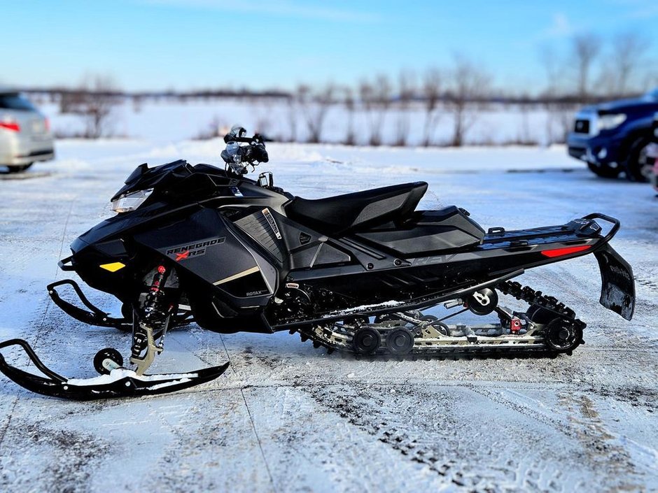 2020 Ski-Doo RENEGADE XRS 850