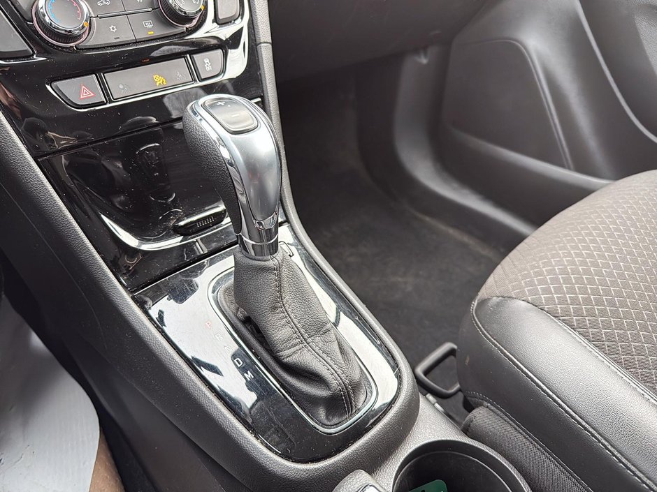 Buick Encore Sport Touring 2019-18