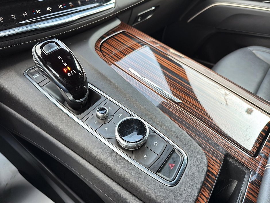 Cadillac Escalade 4WD Luxury 2024-19