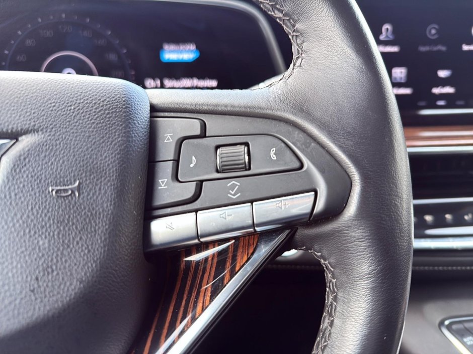 Cadillac Escalade 4WD Luxury 2024-16