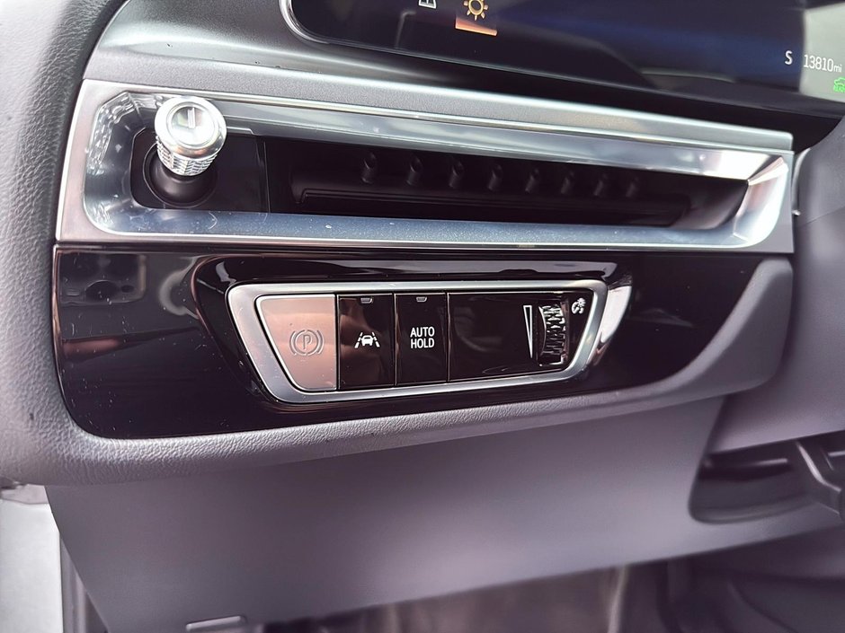 Cadillac LYRIQ Tech 2024-11