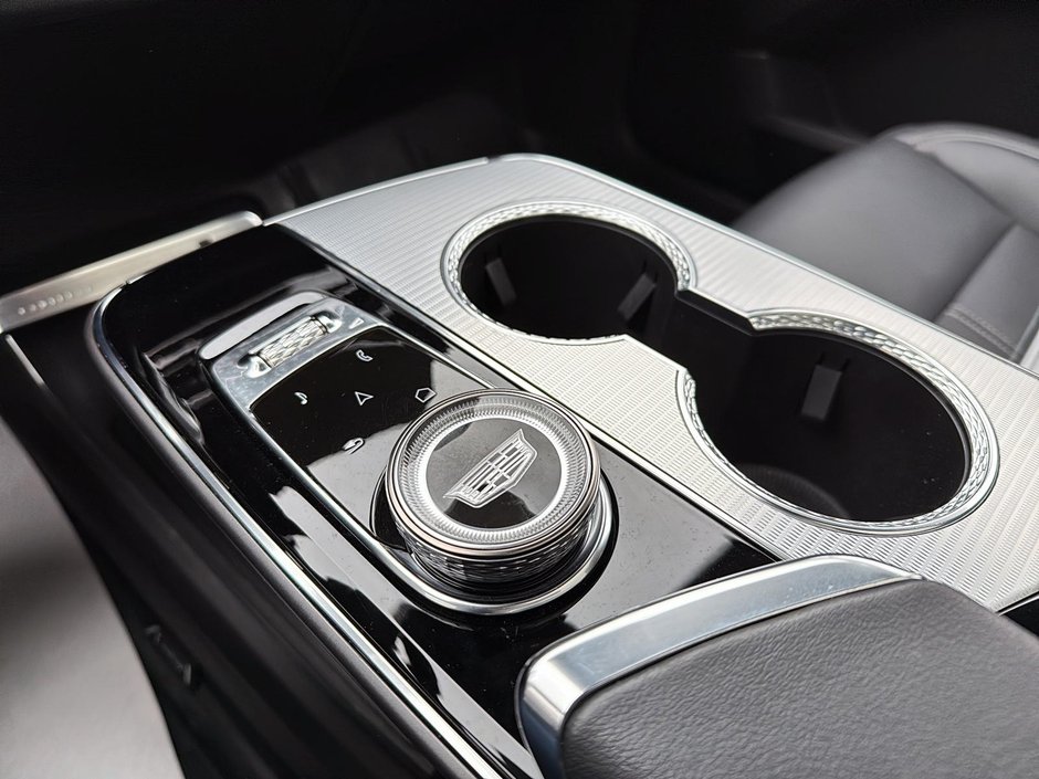 2024 Cadillac LYRIQ Tech-18