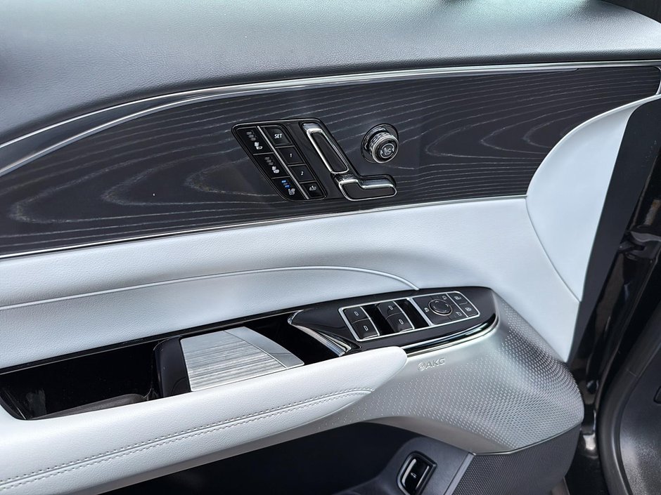 Cadillac LYRIQ Sport 2024-10