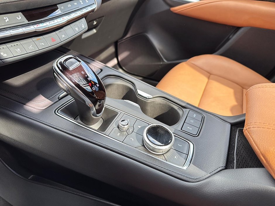 Cadillac XT4 AWD Premium Luxury 2022-17