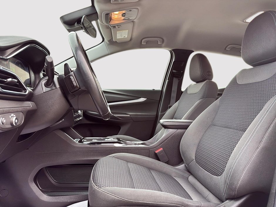 2023 Chevrolet Bolt EUV LT-8