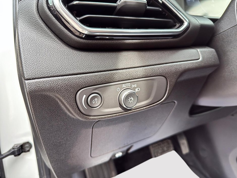 2023 Chevrolet Bolt EUV LT-12