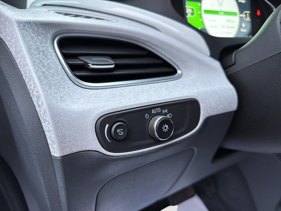 Chevrolet Bolt EV LT 2019-12