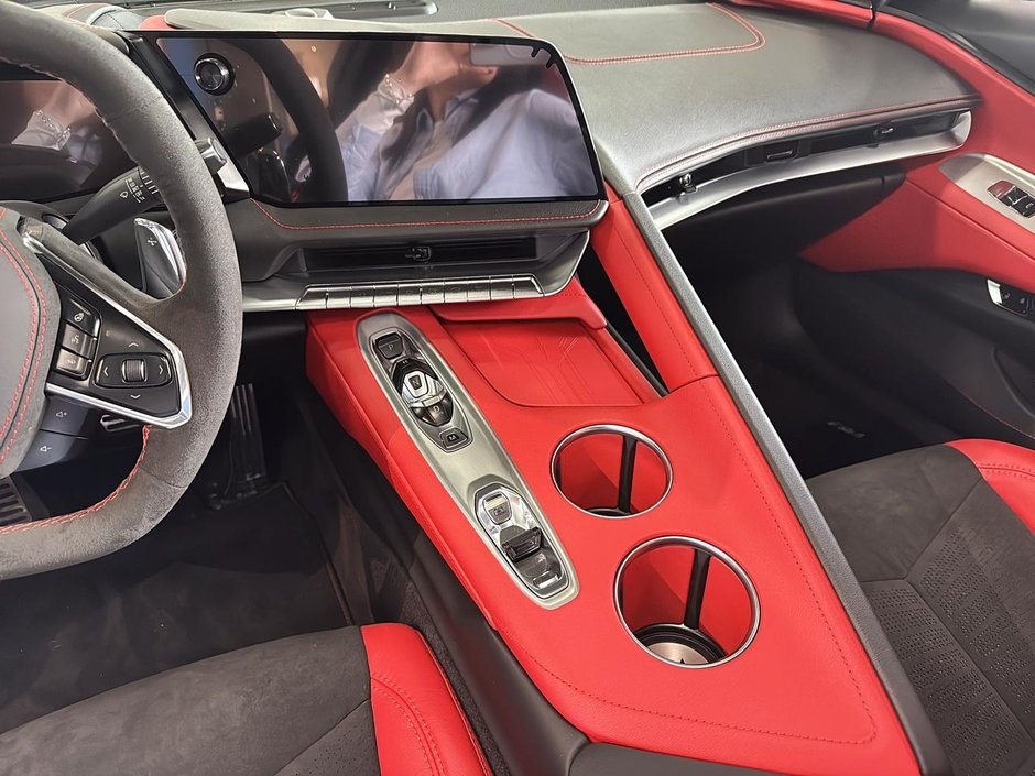 Chevrolet Corvette 2LT 2026-11
