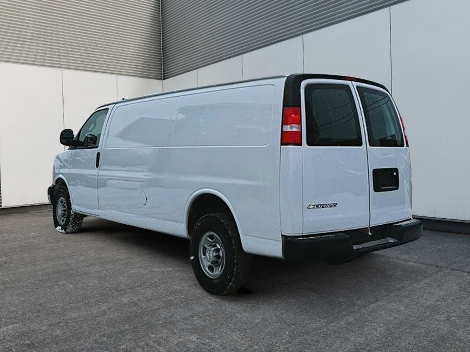 Chevrolet Express Cargo Van LWB 2022-4