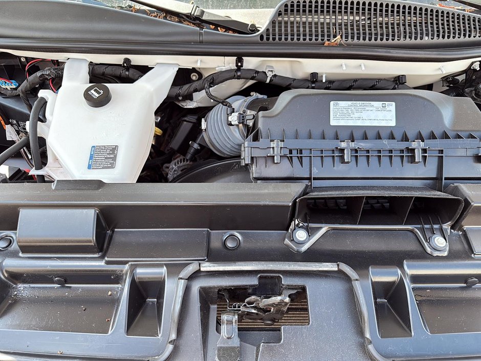 2023 Chevrolet Express Commercial Cutaway CUBE 14P-6