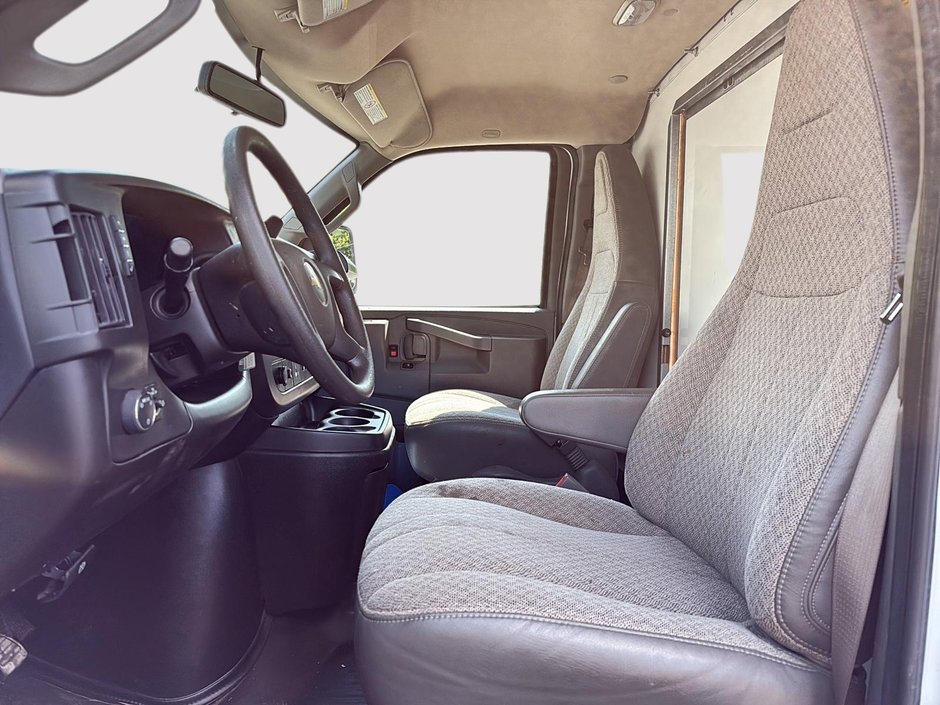 2023 Chevrolet Express Commercial Cutaway CUBE 14P-7