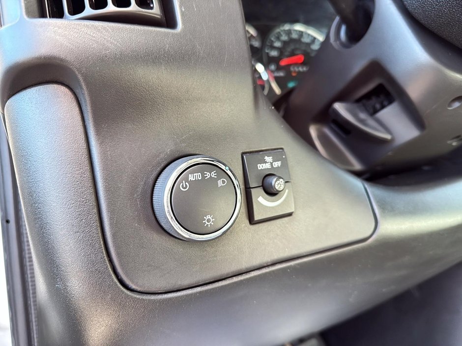 2023 Chevrolet EXPRESS CUTAWAY 3500 BASE-10